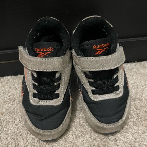Toddler Reeboks size 6 - Picture 2 of 2